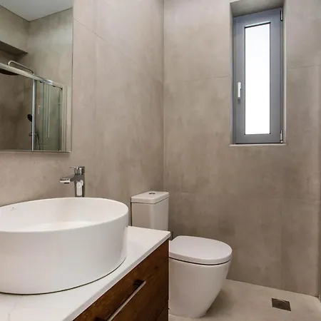 Your House In Rhodes فيلة